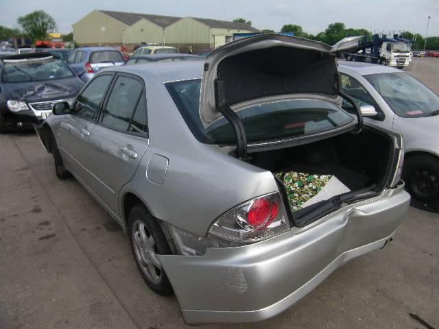 Breaking LEXUS IS200, IS200 S AUTO Secondhand Parts 