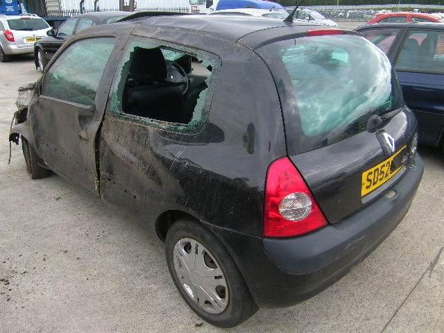 Breaking Renault CLIO, CLIO expression Secondhand Parts 