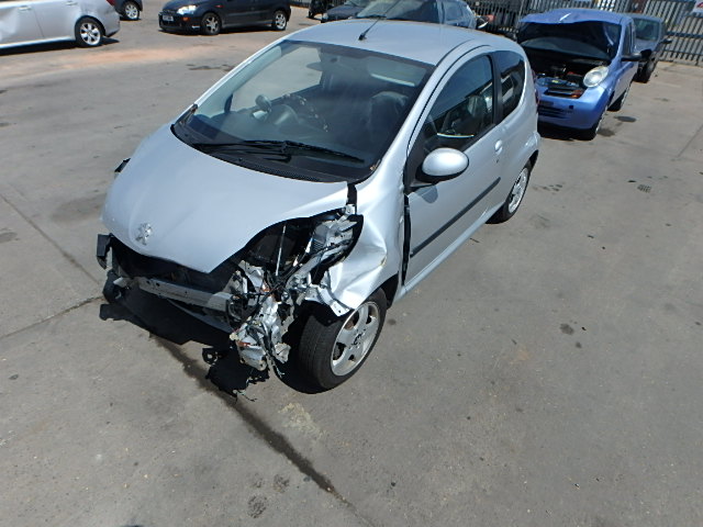 toyota aygo parcel shelf clip
