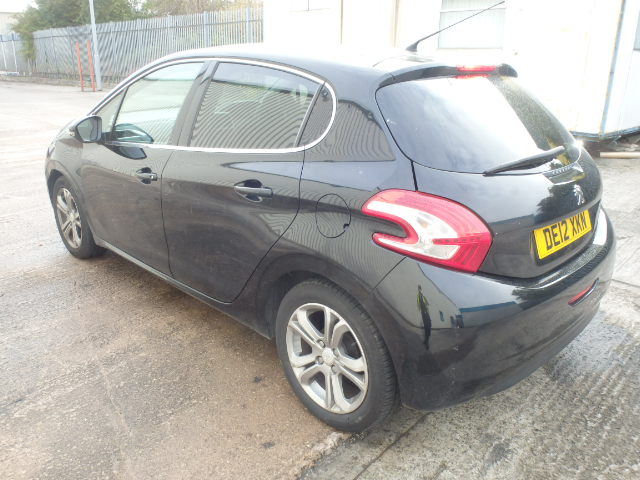 Breaking PEUGEOT 208, 208 ALLURE Secondhand Parts 