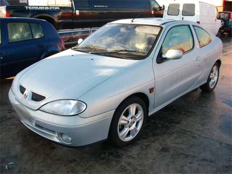 Breaking RENAULT MEGANE PRIVILEGE+ IDE CP, MEGANE PRIVILEGE+ IDE CP 1998cc Secondhand Parts 