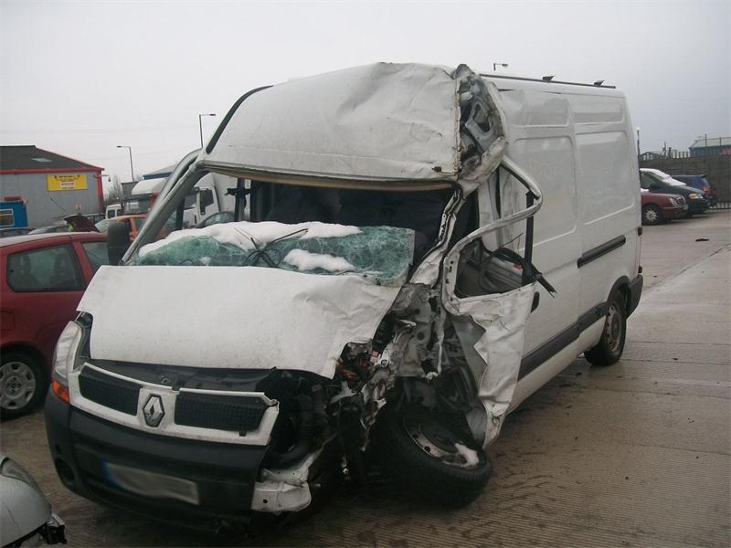 Breaking RENAULT MASTER MM35 DCI 120 MWB, MASTER MM35 DCI 120 MWB 2463cc Secondhand Parts 